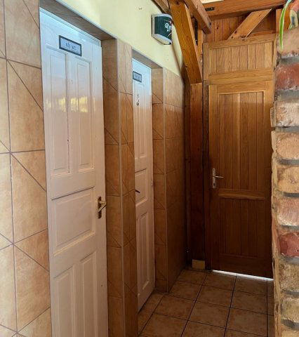 Eladó üzlethelyiség, Balatonberényben 250 M Ft, 4 szobás