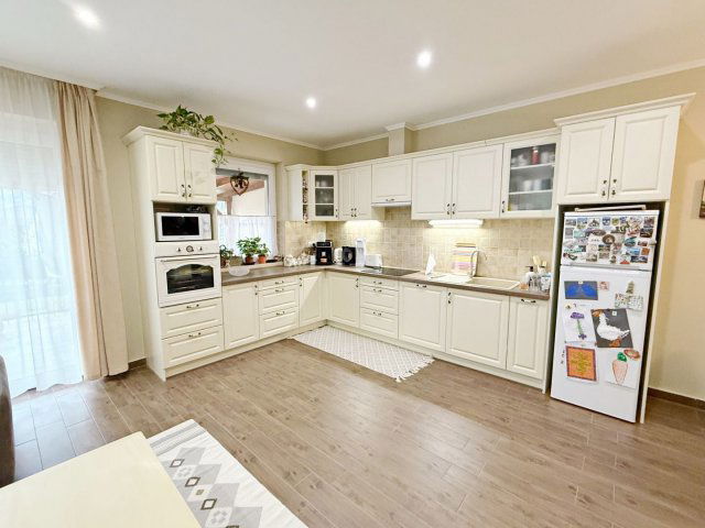 Eladó ikerház, Bocskaikerten 99 M Ft, 4 szobás