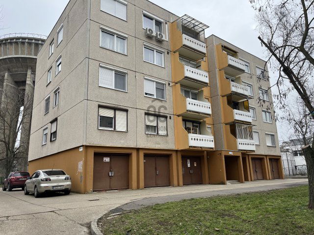 Eladó panellakás, Debrecenben 63.5 M Ft, 3 szobás