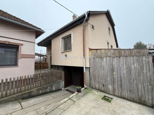 Eladó családi ház, Kecskeméten 94.9 M Ft, 5 szobás