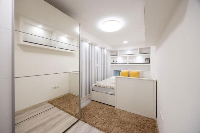 Eladó téglalakás, Budapesten, VI. kerületben, Nagymező utcában