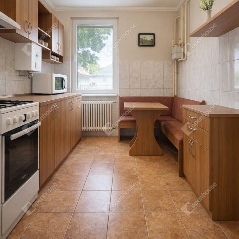 Eladó családi ház, Szegeden 125 M Ft, 6 szobás