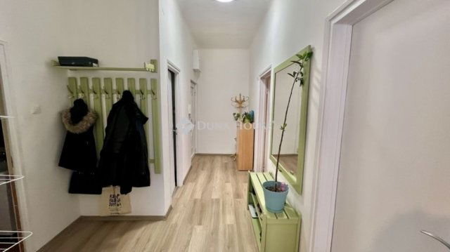 Eladó téglalakás, Budapesten, V. kerületben 102.5 M Ft, 2 szobás