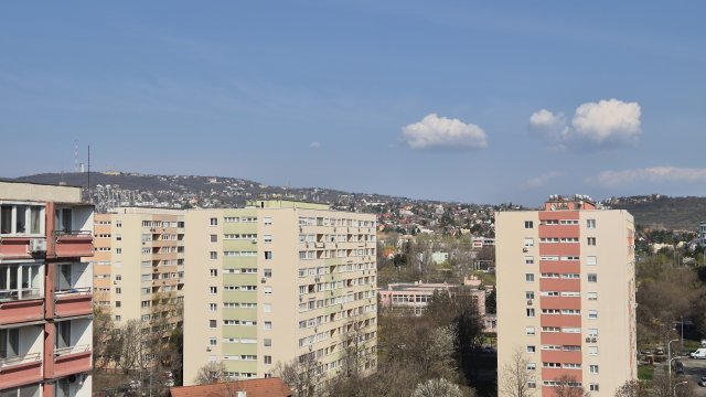 Eladó panellakás, Budapesten, XI. kerületben, Neszmélyi úton