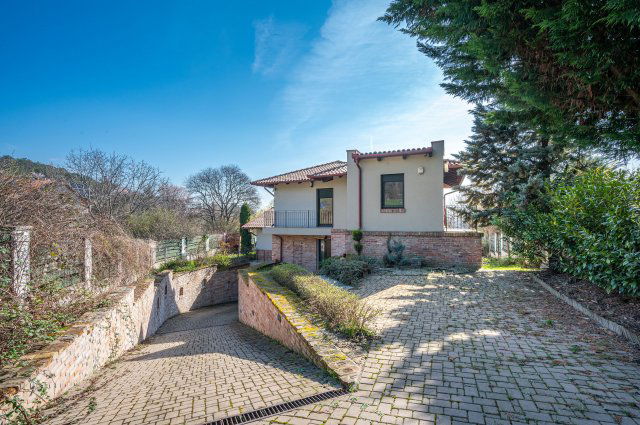 Eladó családi ház, Budaörsön, Naphegy utcában 385 M Ft