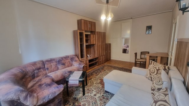 Eladó téglalakás, Szegeden 41.5 M Ft, 1 szobás