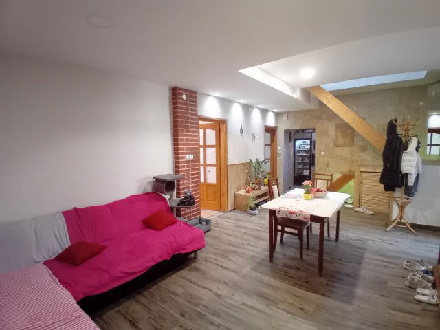 Eladó családi ház, Rózsaszentmártonon 57.5 M Ft, 5 szobás