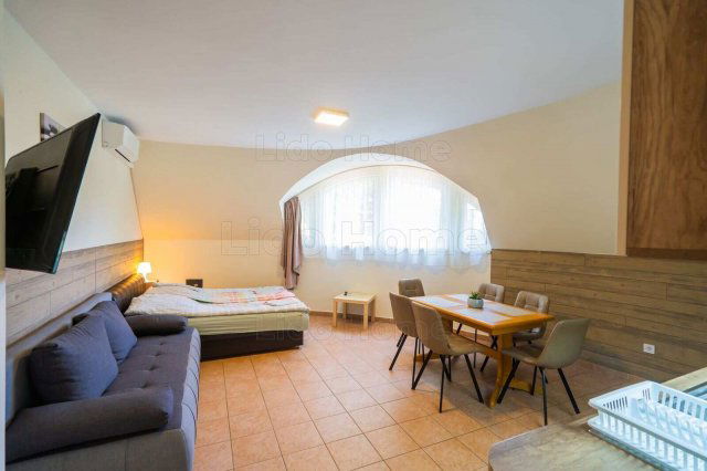 Eladó hotel, Zamárdiban 899 M Ft, 13 szobás