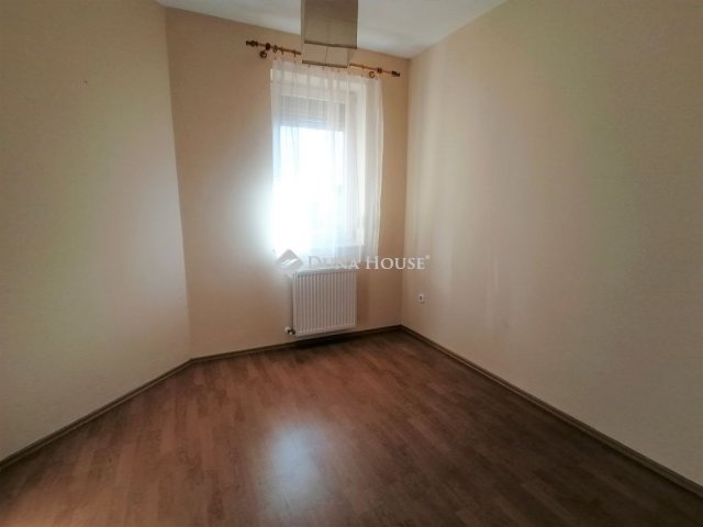 Kiadó téglalakás, albérlet, Békéscsabán 130 E Ft / hó