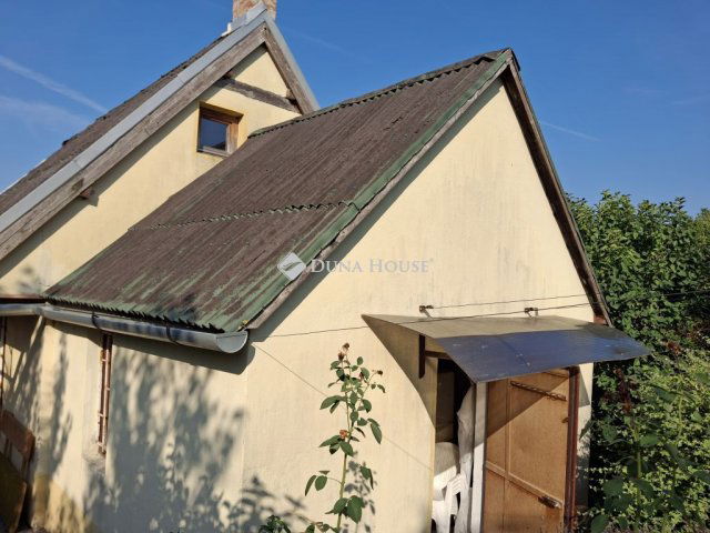 Eladó családi ház, Gyúrón 20 M Ft, 2 szobás
