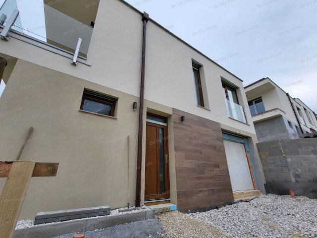Eladó ikerház, Budapesten, III. kerületben 188.75 M Ft, 4 szobás