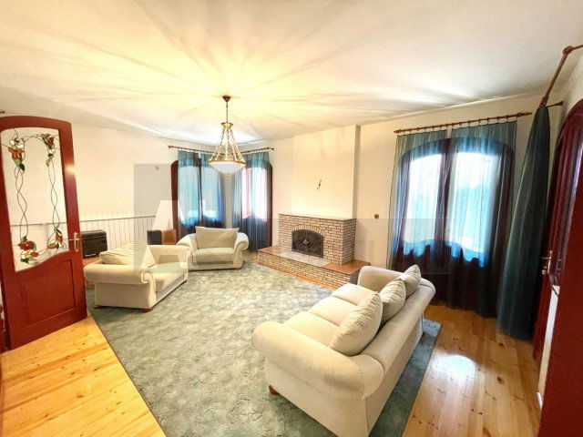 Eladó családi ház, Szegeden 160 M Ft, 5 szobás