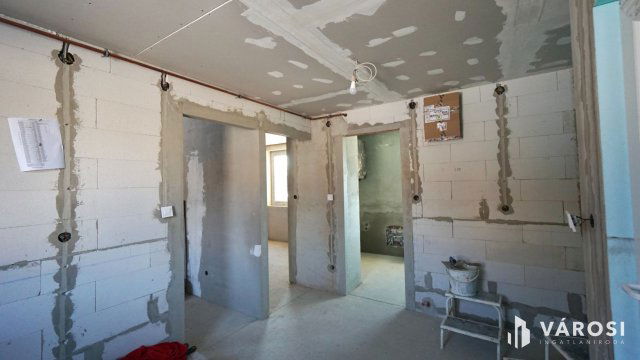 Eladó téglalakás, Ajkán 31.9 M Ft, 2 szobás