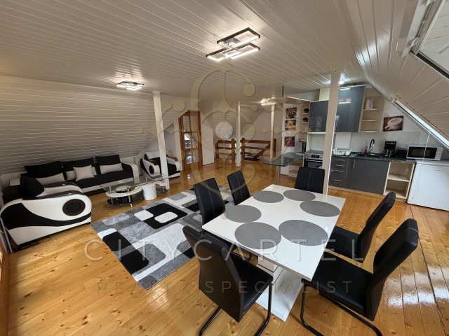 Eladó családi ház, Balatonlelleén 145.89 M Ft, 8 szobás