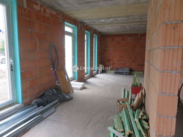 Eladó ikerház, Szegeden 99 M Ft, 3 szobás / költözzbe.hu