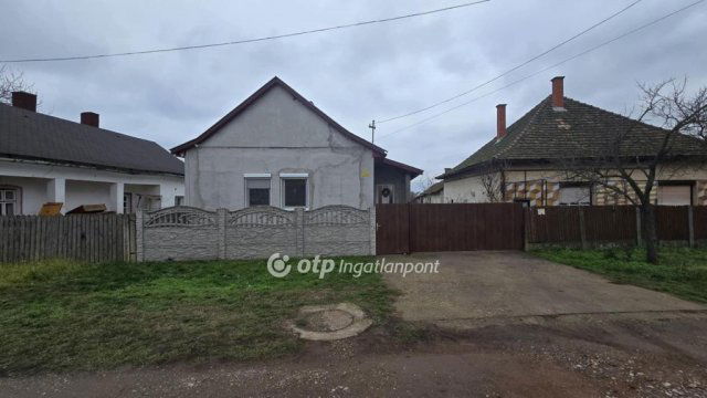 Eladó családi ház, Tetétlenen 17.5 M Ft, 2 szobás