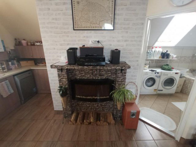 Eladó családi ház, Monoron 167.9 M Ft, 7 szobás