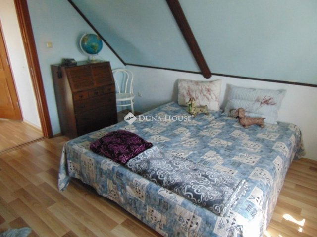 Eladó családi ház, Pécsett 84.9 M Ft, 4 szobás