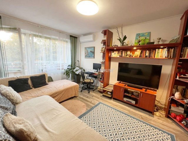 Eladó panellakás, Szombathelyen 43.99 M Ft, 3 szobás
