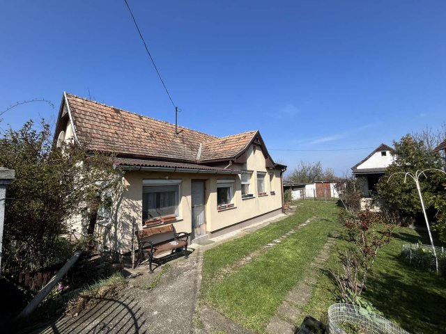 Eladó családi ház, Ősin 33.9 M Ft, 1 szobás