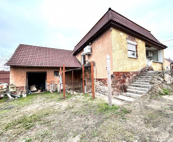 Eladó családi ház, Bakonysárkányban 26.9 M Ft, 2 szobás