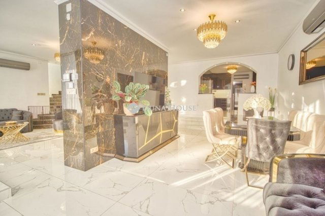 Eladó családi ház, Gyálon 270 M Ft, 7 szobás