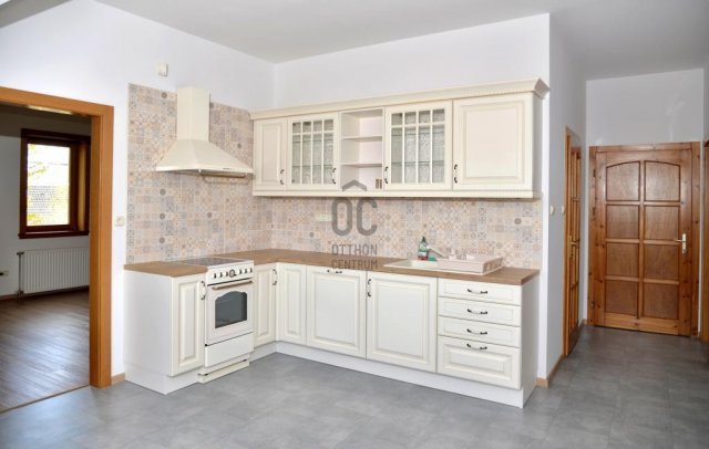 Eladó családi ház, Veresegyházon 189 M Ft, 7 szobás