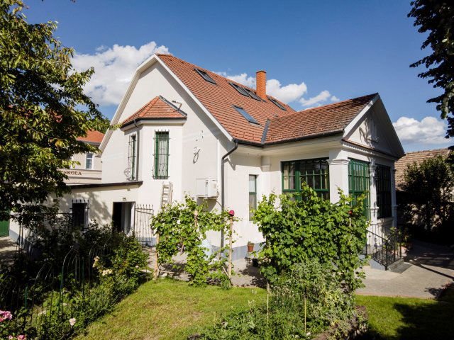 Eladó családi ház, Lébényben 320 M Ft, 4 szobás