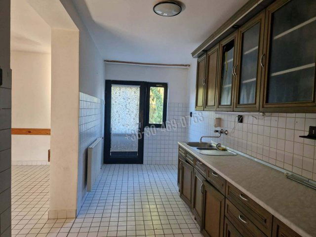 Eladó családi ház, Szügyön 52 M Ft, 6 szobás