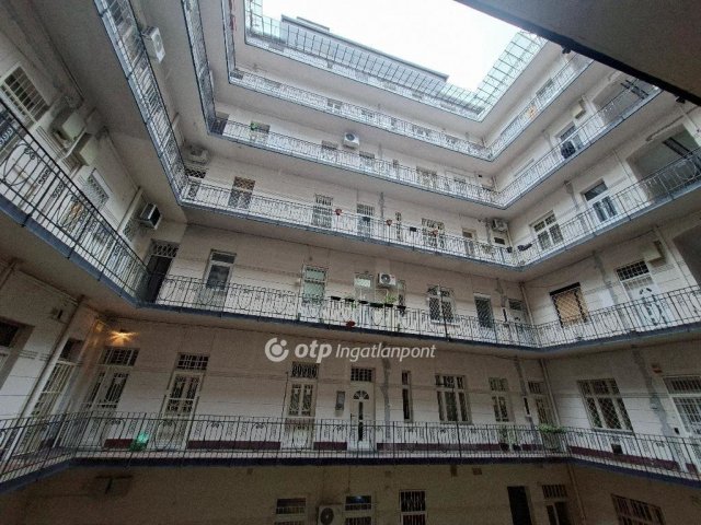 Eladó téglalakás, Budapesten, VIII. kerületben 99 M Ft, 4 szobás