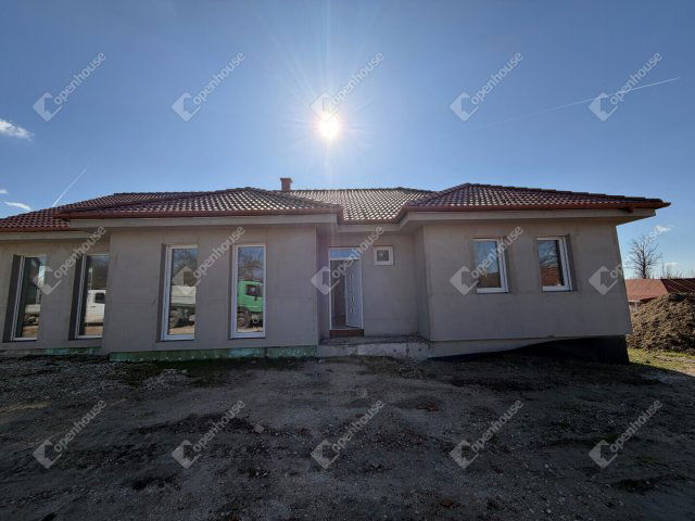 Eladó családi ház, Gyenesdiáson 135 M Ft, 4 szobás