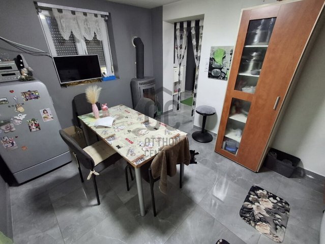 Eladó családi ház, Cegléden 25 M Ft, 1 szobás