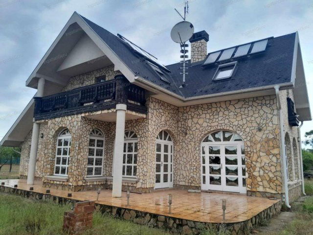 Eladó családi ház, Kecskeméten 145 M Ft, 5 szobás