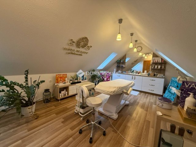Eladó üzlethelyiség, Pakson 42 M Ft / költözzbe.hu
