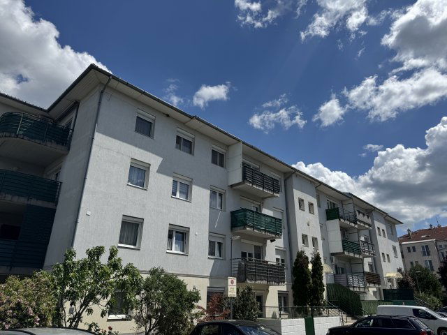Eladó téglalakás, Veszprémben, Vécsey Károly utcában 63.8 M Ft