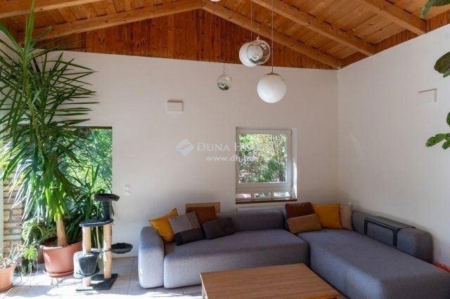 Eladó családi ház, Szentendrén 165 M Ft, 5 szobás
