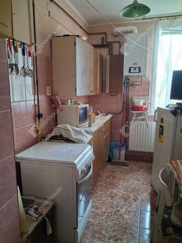 Eladó téglalakás, Komáromban 43 M Ft, 2 szobás