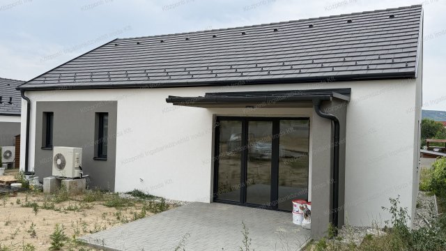 Eladó családi ház, Tatabányán 107.5 M Ft, 3 szobás