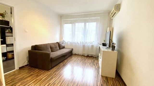 Eladó panellakás, Budapesten, III. kerületben 64.9 M Ft