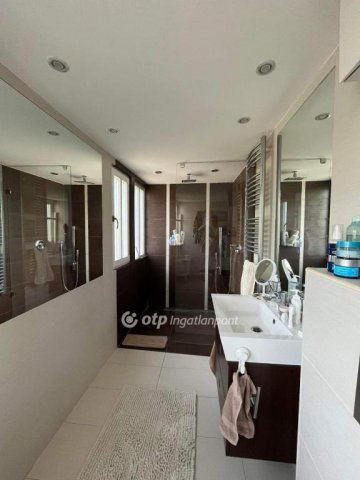 Eladó téglalakás, Budapesten, III. kerületben 321 M Ft