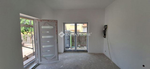Eladó téglalakás, Budapesten, XV. kerületben 86 M Ft, 4 szobás