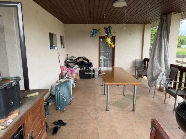 Eladó családi ház, Kozármislenyen 134.9 M Ft, 6 szobás