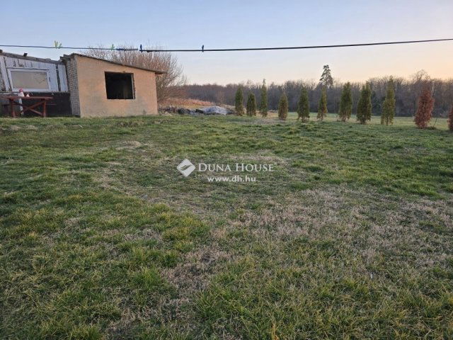 Eladó családi ház, Zókon 8.9 M Ft, 2 szobás