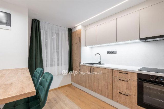 Eladó téglalakás, Budapesten, VIII. kerületben 73 M Ft, 2 szobás