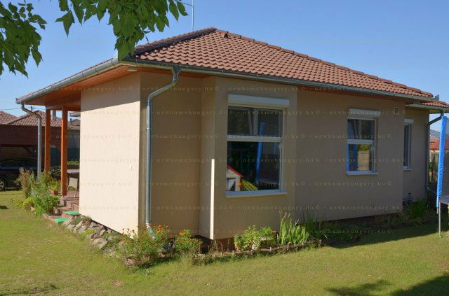 Eladó családi ház, Kecskeméten 65.8 M Ft, 5 szobás