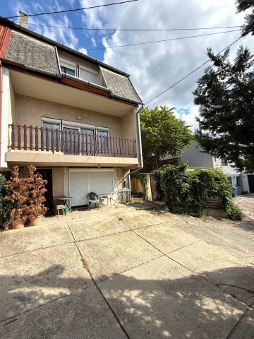 Eladó ikerház, Pécsett 68.9 M Ft, 5 szobás