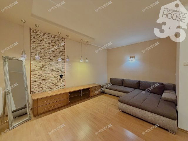 Eladó téglalakás, Kecskeméten 64.9 M Ft, 2 szobás