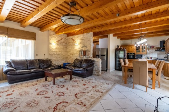 Eladó családi ház, Diósdon 279 M Ft, 5 szobás