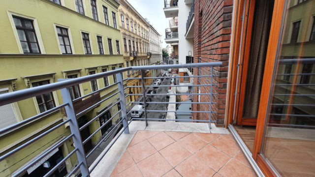 Kiadó téglalakás, albérlet, Budapesten, VI. kerületben
