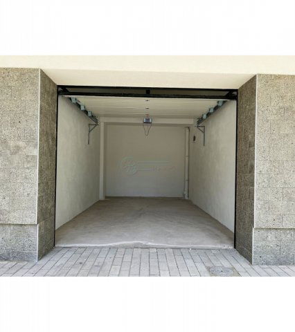 Kiadó garázs, Szegeden 35 E Ft / hó, 1 szobás